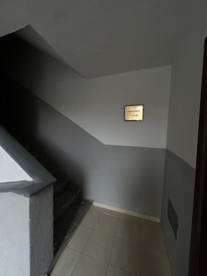 Apartament One-bedroom Rooftop Skyline Central Hidden Gem In *